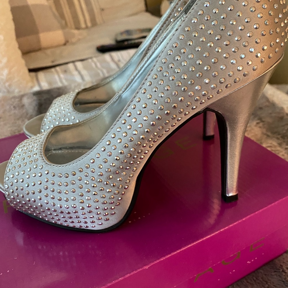 Beautiful Silver studded dress shoe by Rampage